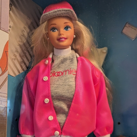 1996 Barbie at Bloomingdales Doll Special Edition Mattel #16290 - Picture 4 of 7